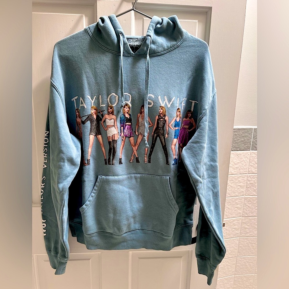NEW Taylor Swift 1989 Taylor’s Version Eras Hoodie